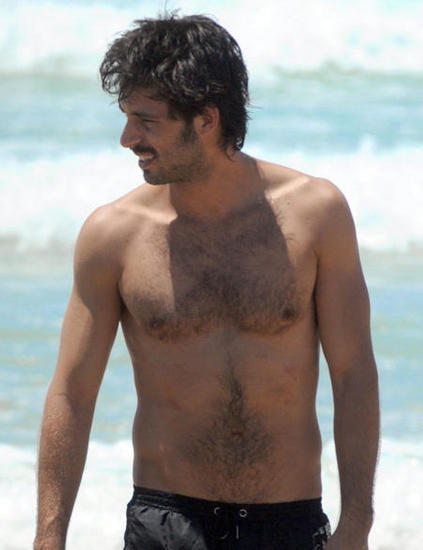 Hugo Silva en la playita