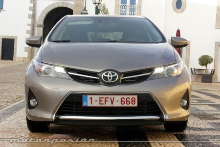 Toyota Auris 2013, vista frontal