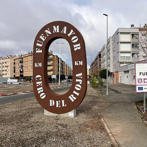 Este pueblo es pequeño y casi no tiene turismo, pero presume de ser el Km. 0 del Rioja