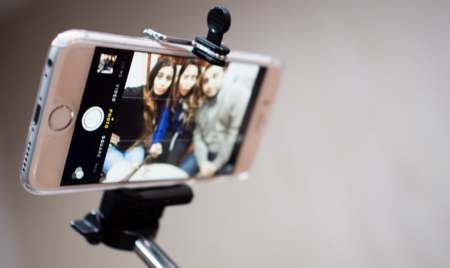 Apple quiere que la WWDC 2015 sea el epicentro del cambio, pero no el de los palos para selfies