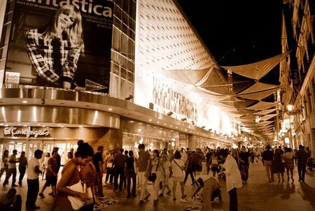 Vuelve la Fashion's Night Out 2010