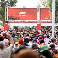 La noche más bochornosa de la Fórmula 1: el GP de Australia se cancela con los fans agolpados en la puerta