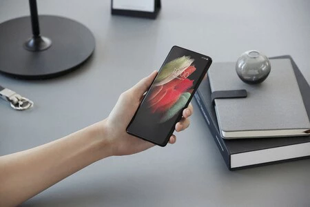 Comparativa del Samsung Galaxy S21 Ultra frente al iPhone 12 Pro Max, Huawei Mate 40 Pro y más: empieza la batalla más competitiva en pantallas, rendimiento y fotografía