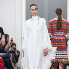 Foto 22 de 37 de la galería jorge-acuna-otono-invierno-2017 en Trendencias