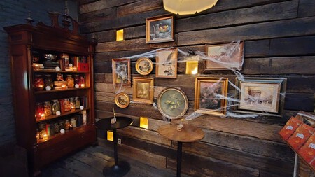 El bar con alma vintage que tiene los mejores cocteles de la temporada y conquista con más de 30 encurtidos para picar