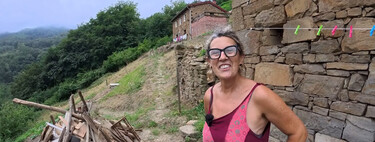 Estrella compró tres casas en ruinas por 34.000 euros en un pueblo de Asturias: “Cuando caí enferma, tenía aquí al albañil trabajando y entre quimio y quimio me escapaba y cogía fuerzas” 
