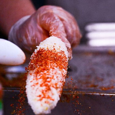 Cómo hacer salsa casera para elotes: espesa, cremosa y con un toque picante para despedir la temporada del cacahuazintle 