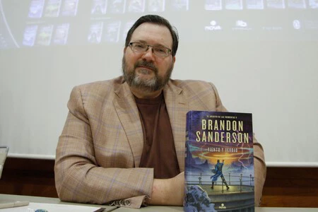 Brandon Sanderson