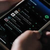 Descubre tu edad sonora y desafía a tus amigos con una batalla de reproducción: las novedades y todo lo que debes saber del resumen anual Spotify Wrapped 2025 