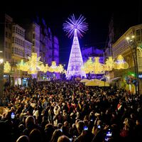Abel Caballero tenía a su enemigo en la puerta de casa: el plan de Portugal para ganarle a Vigo la Navidad