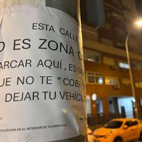"Que no te cobren al dejar tu vehículo": la revuelta de un barrio de Huelva contra los gorrillas en los aparcamientos