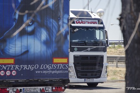 Todos los camiones que circulen por Francia a partir de enero deberán llevar pegatinas que alerten de los ángulos muertos