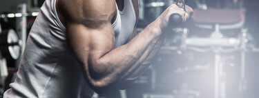 Presta atención al entrenar los tríceps: puede que estés haciendo dos veces el mismo ejercicio 