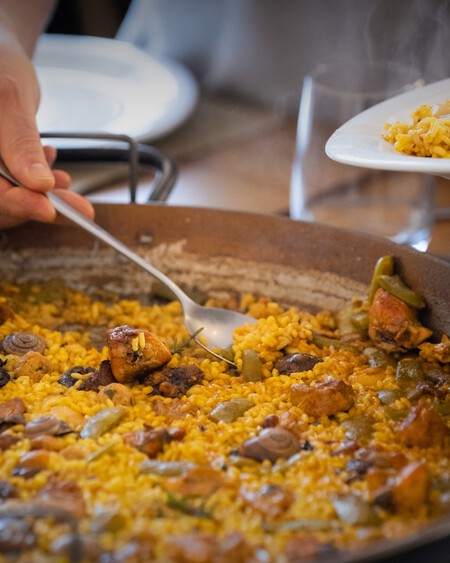 Paella Valenciana Del Alfabega