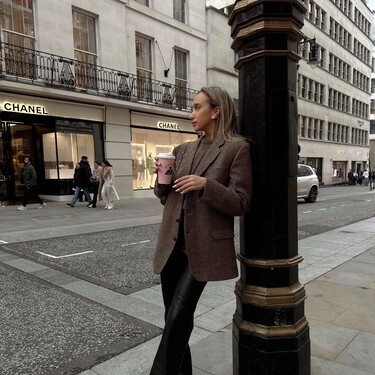 Lefties agotará el bolso bandolera de la última colección con vibes de la tote icónica de Marc Jacobs