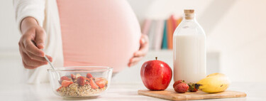 Los alimentos y bebidas a evitar en el embarazo para una gestación segura, según Sanidad