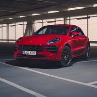 El Porsche Macan GTS se afila con un equipamiento más deportivo y ahora con 380 CV