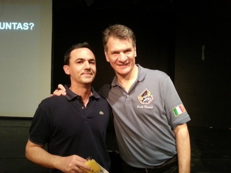Paolo Néspoli despliega una extraordinaria capacidad de divulgación de la ciencia en La Casa Encendida