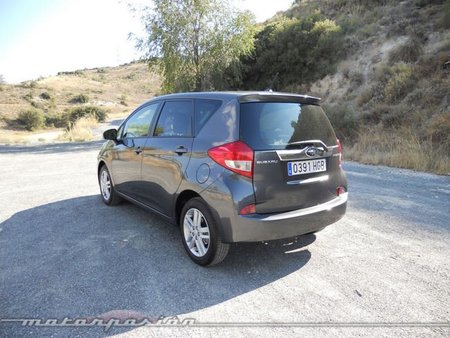 Subaru Trezia 4