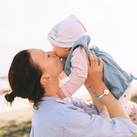 Tras 10 niños, una niña se convierte en el undécimo hijo de una madre del Reino Unido, y todo en 17 años