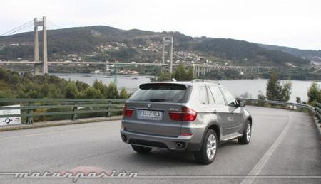BMW X5 4.0d xDrive trasera