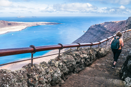 El Mirador del Río: las vistas más espectaculares desde Lanzarote a la "nueva" isla de Canarias