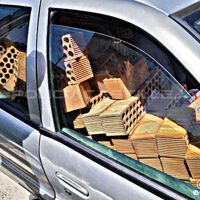 Sin carnet de conducir y con el coche a reventar de ladrillos. Así han cazado a este obrero en Sevilla 
