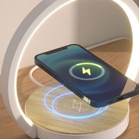 Amazon hace temblar a JYSK e Ikea con esta lámpara de diseño con carga inalámbrica y que cuesta menos de 25 euros