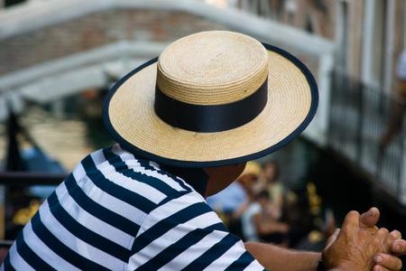 El sombrero y el verano ¡Esta vez más juntos que nunca!
