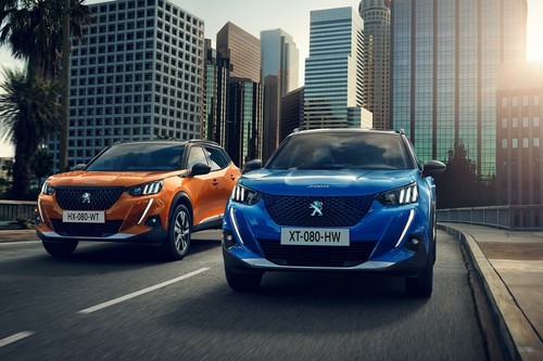 El nuevo Peugeot 2008 se estrena como SUV eléctrico con una autonomía de 310 km e instrumentación 3D holográfica