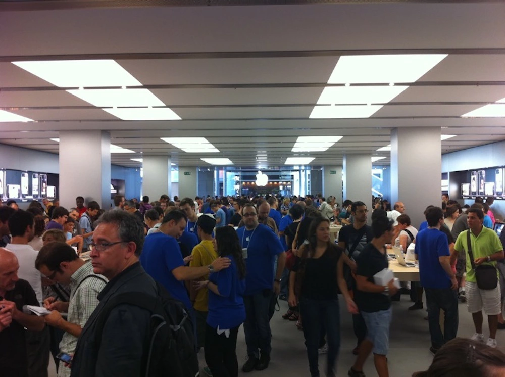 Foto de Inauguración Apple Store La Maquinista (60/93)