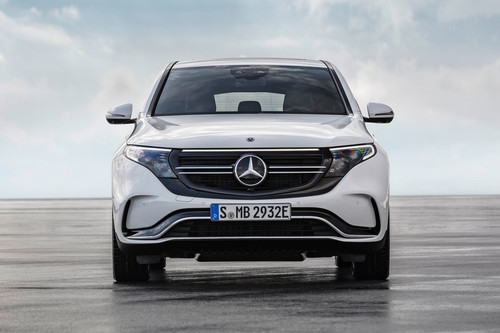 El Mercedes-Benz EQC inaugura la era eléctrica de EQ con 408 hp y +450 km de autonomía
