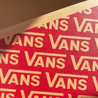 Vans rebaja de 100 a menos de 35 euros las zapatillas a todo color aptas para pies pequeños y grandes   