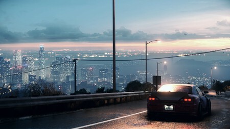 Un coche, una ciudad desde lo alto, un atardecer...