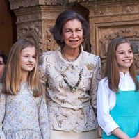 La tensión entre la Reina Letizia y Doña Sofía: el manotazo de Leonor y el respeto hacia los abuelos por encima de todo