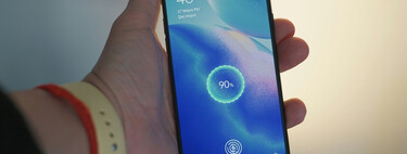 Un experto dice que no debes cargar el móvil por la noche y explica por qué es lo peor para tu batería 