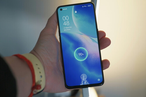 Cargar Movil Por La Noche