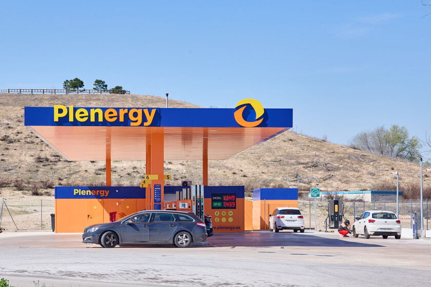 La gasolina "de marca" es más cara porque añade aditivos. Para el rey de la gasolina barata son solo márketing