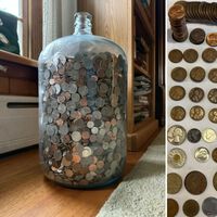 Un abuelo deja una herencia muy especial a su familia: un jarrón repleto de monedas que ahorró durante 70 años. Necesitaron una semana para contarlas