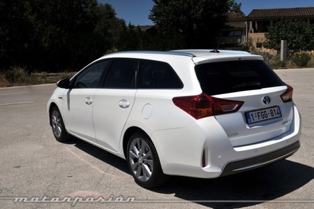 Toyota Auris Touring Sports Trasera