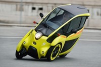 Toyota i-Road, el vehículo eléctrico de Toyota se mueve ya por Tokio