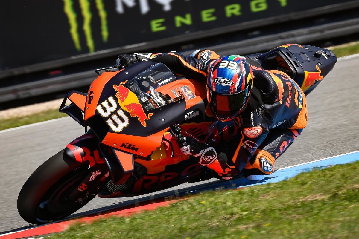 Histórico! Brad Binder gana en su tercera carrera en MotoGP para darle a KTM su primer triunfo