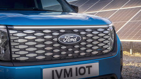 Ford E-Transit Courier 2024