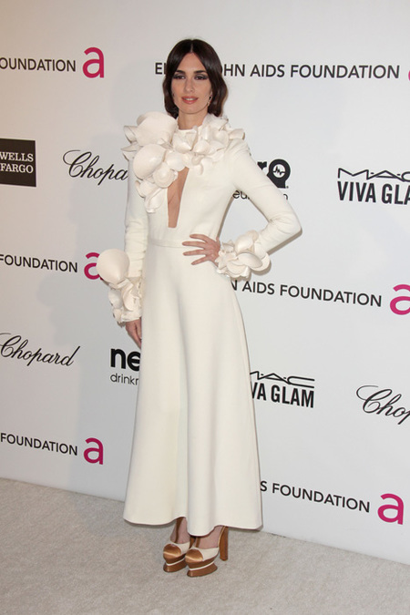 Paz Vega, ¿quién te engañó para llevar ese look de las fiestas post-Oscar?