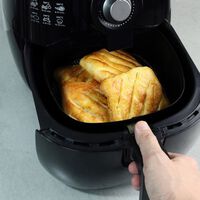 Como descongelar pão na air fryer sem queimar: dicas para deixar macio e crocante na medida certa