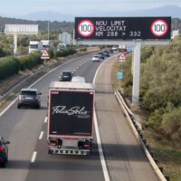 Una vez fue la autopista más peligrosa de España, y ahora es la primera donde los límites de velocidad los marca la IA
