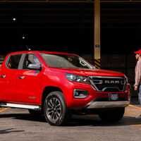 La RAM 1200 2026 mejora para México: la pick-up estrena versiones clave y cambia de motor para enfrentar a Nissan. Este es su precio