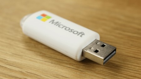 Los discos ópticos son cosa del pasado, Windows 10 se venderá en memorias USB