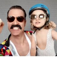 Los divertidos vídeos de un padre actor y su hija de cuatro años que enganchan: ya van 74, uno por cada día de confinamiento