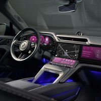 Porsche pasa de los botones físicos así que el interior del nuevo Cayenne no tiene salpicadero, solo pantallas